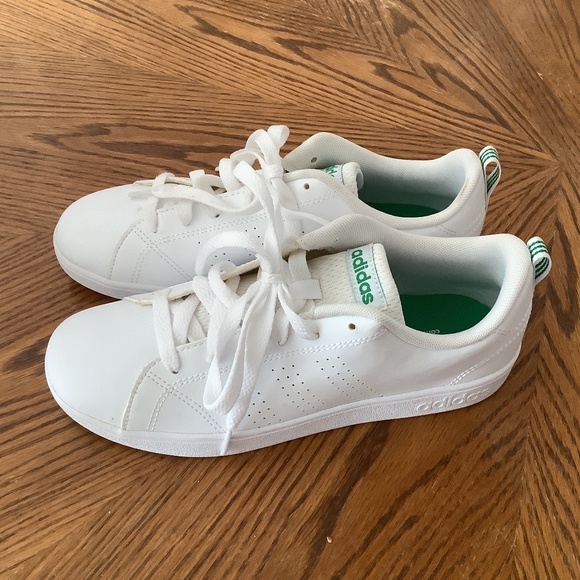 Adidas Neo Women's size 5 - Picture 2 of 3